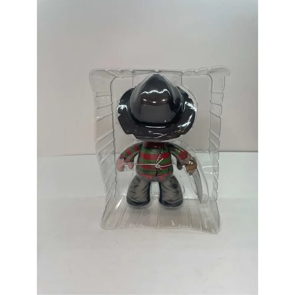 A Nightmare On Elm Street Freddy Krueger- Mez-Itz - Designer Vinyl Figure w/ Hat